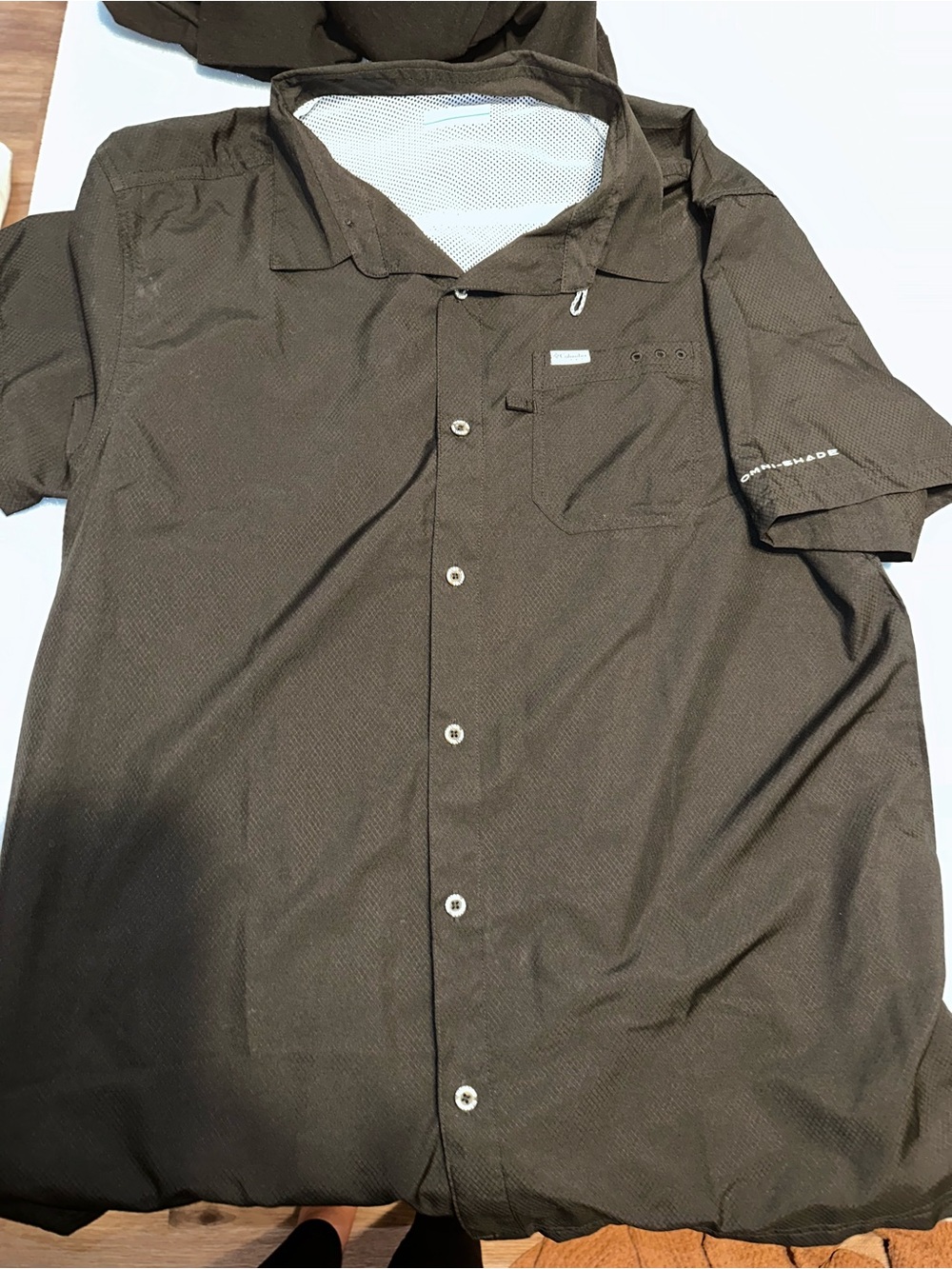 Columbia Men's Short Sleeve Button-Up Shirt in Dark Olive